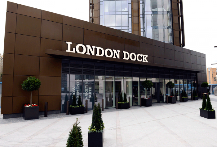 London-Dock-Grand-Entrance-has-kerb-appeal